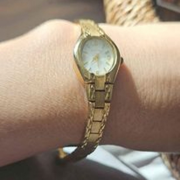 Vtg Elgin Bezel nugget Watch  Pearl face gold 7" pls research this sale- - Picture 6 of 8